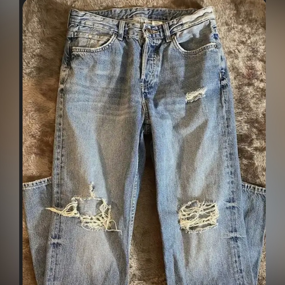 Women’s low rise boyfriend jeans